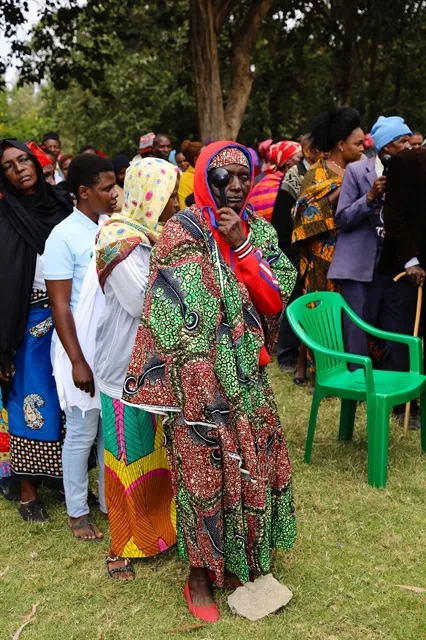 Tanzanian woman receives eye exam